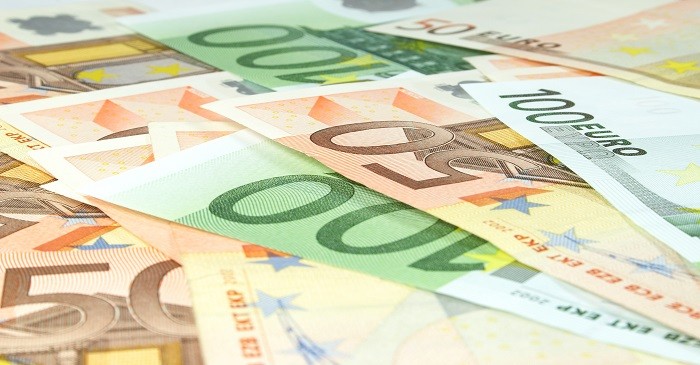 Risks and advantages of premium bonds