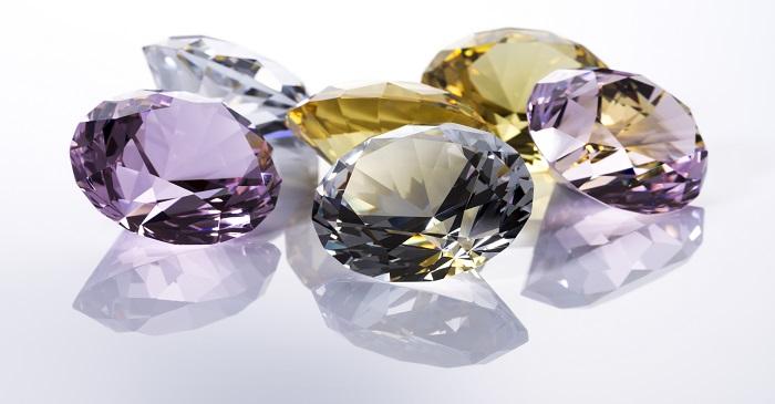 Diamond coloration mechanics and sapphires