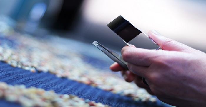 Advantages and risks in rare gemstone investment