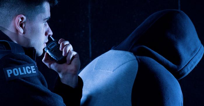 Off-duty police officer steps in to prevent his elderly neighbour getting conned by fraudsters